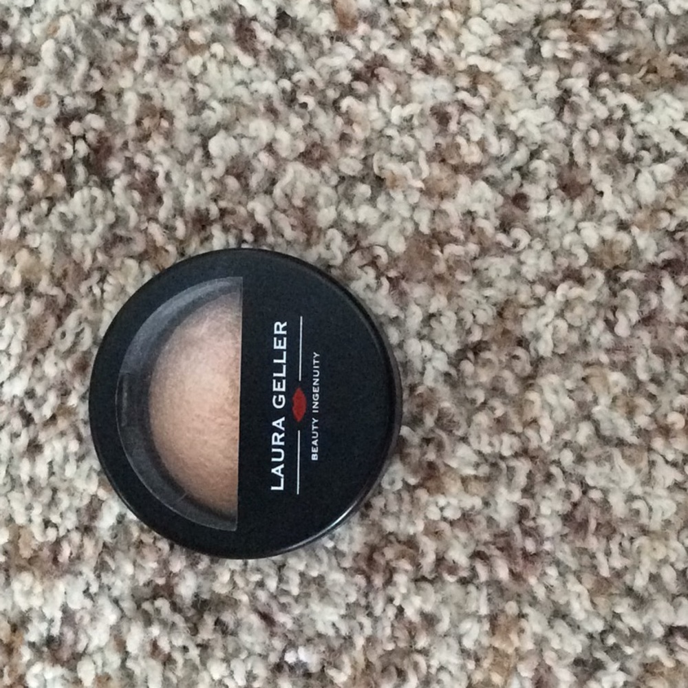 Laura Geller highlighter in “portofino”